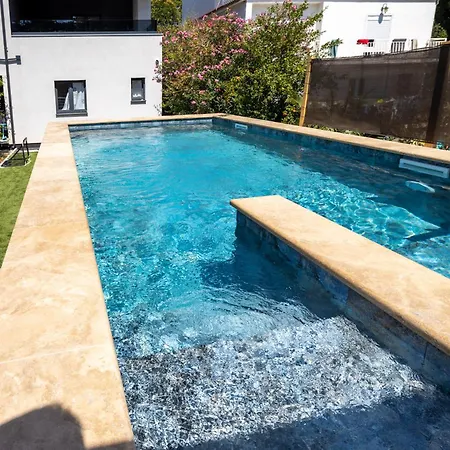 アパート Ante & Ivano Biograd With Pool *