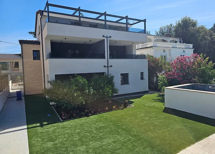 شقة Ante & Ivano Biograd With Pool
