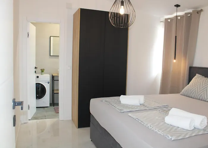 شقة Ante & Ivano Biograd With Pool *