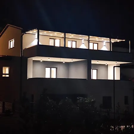 Ante & Ivano Biograd With Pool Apartamento