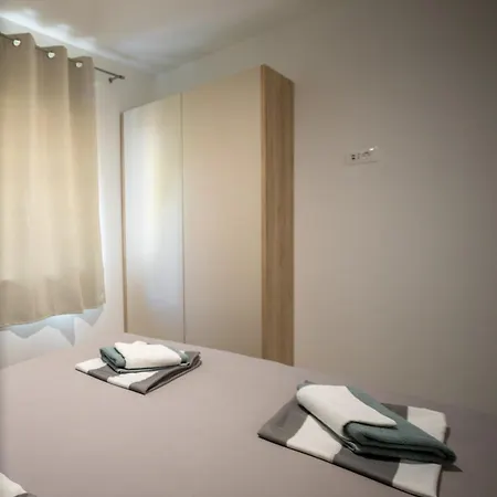 Ante & Ivano Biograd With Pool Apartamento